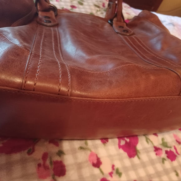 SOLD Frye cognac purse 👛 😍 SOLD - Picture 5 of 12
